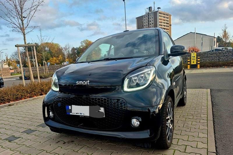 Schwarz Gebraucht 2023 Smart ForTwo Electric Drive Cabrio | 17.499 € (Fairer Preis) - Bild 1/4