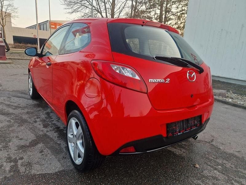Gebraucht Mazda 2 Inclusive 75 PS (55 kW) 2009 Rot Kleinwagen