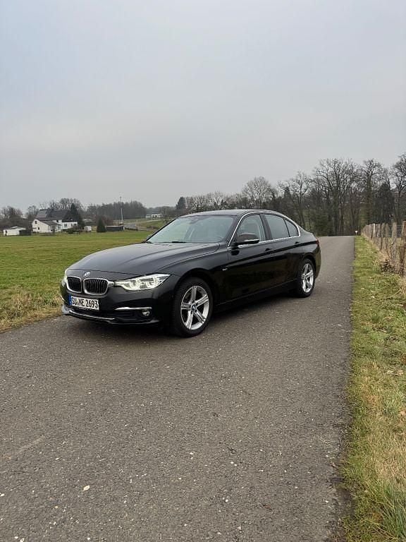 Schwarz Gebraucht 2016 BMW 320 Luxury Line Limousine | 16.500 € (Fairer Preis) - Bild 1/4