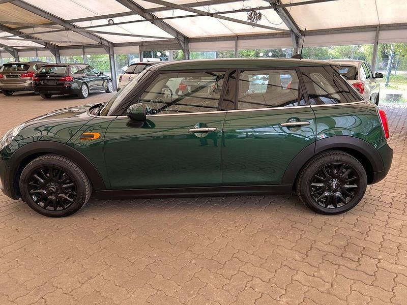 Usata Mini ONE 102 CV (75 kW) 2018 Verde Utilitaria