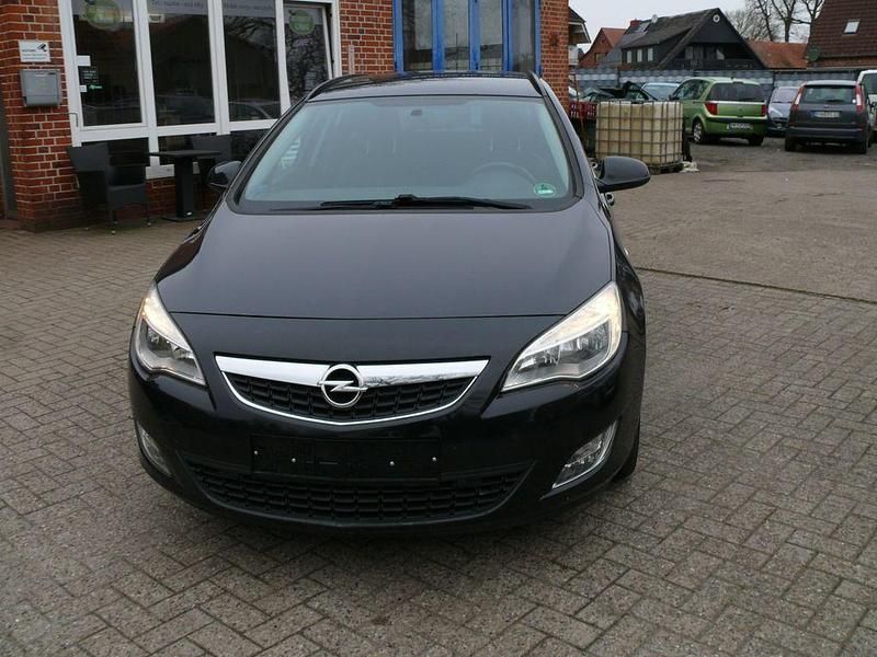 Gebraucht Opel Astra 140 PS (102 kW) 2012 Schwarz Kombi