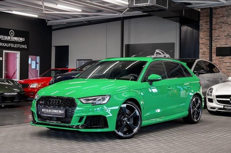 Grün Gebraucht 2020 Audi RS3 Sport Kleinwagen | 48.990 € (Fairer Preis) - Bild 1/4