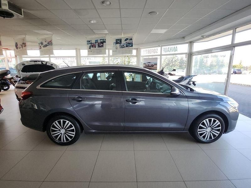 Gebraucht Hyundai i30 Trend 120 PS (88 kW) 2018 Grau Kombi