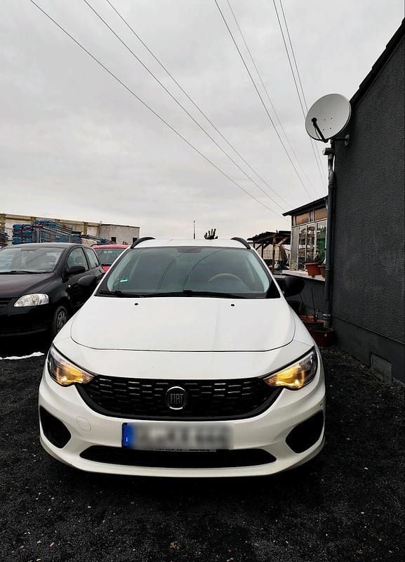Gebraucht Fiat Tipo 95 PS (69 kW) 2017 Weiß Kleinwagen
