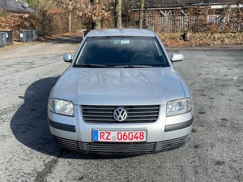 Gebraucht VW Passat Comfortline 102 PS (75 kW) 2003 Grau Limousine