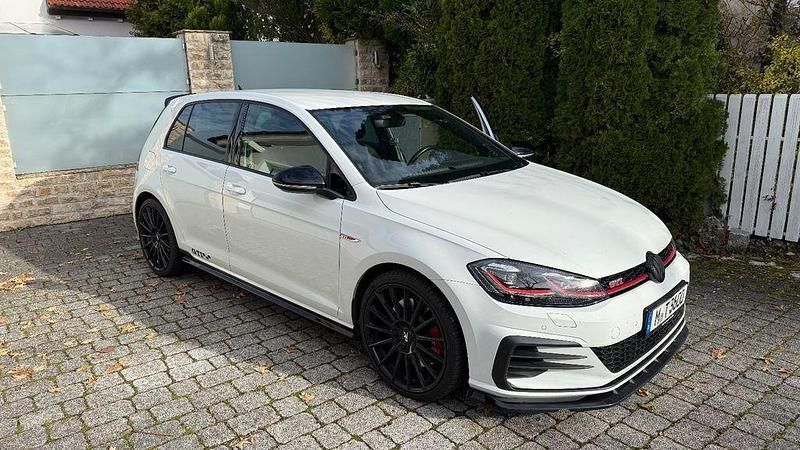 Weiß Gebraucht 2019 VW Golf VII GTI Limousine | 21.999 € (Fairer Preis) - Bild 1/4