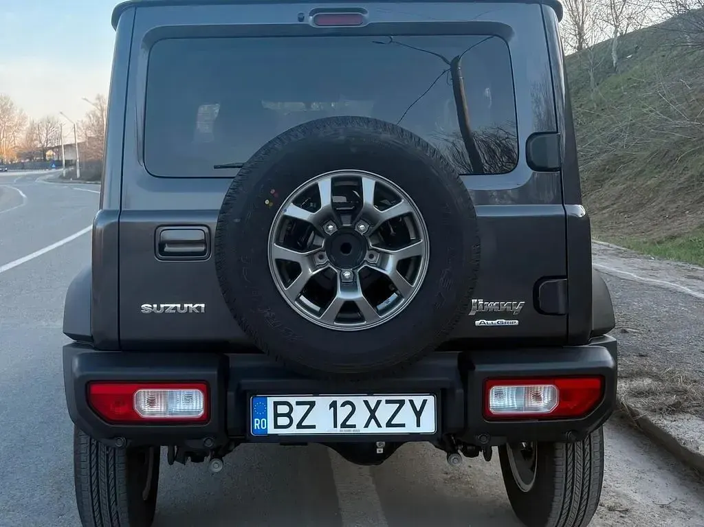 Neu Suzuki Jimny 102 PS (75 kW) 2025 Grau SUV