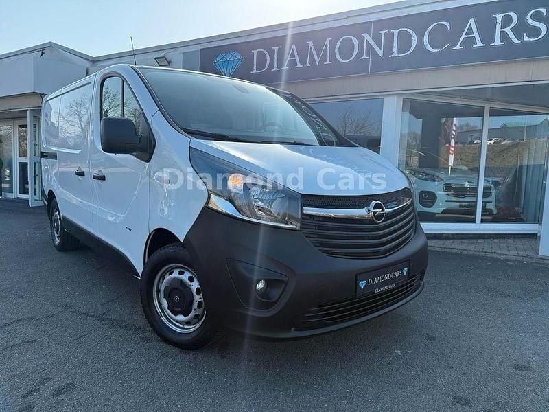 Weiß Gebraucht 2016 Opel Vivaro Van | 11.990 € - Bild 1/4
