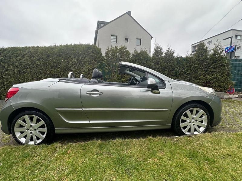 Silber Gebraucht 2011 Peugeot 207 CC Cabrio | 1.800 € (Superpreis) - Bild 1/4