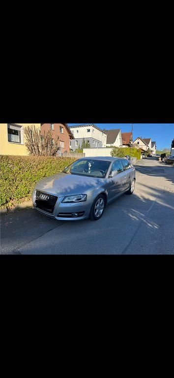 Silber Gebraucht 2012 Audi A3 Ambiente Limousine | 6.999 € (Superpreis) - Bild 1/4