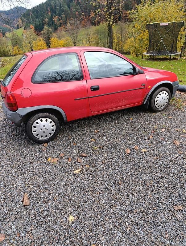 Rot Gebraucht 1996 Opel Corsa Kleinwagen | 600 € (Fairer Preis) - Bild 1/4