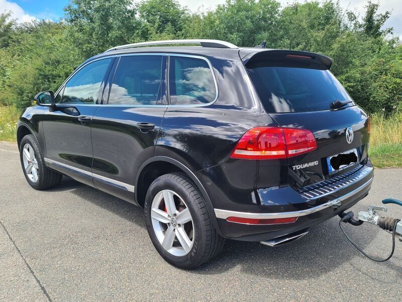 Schwarz Gebraucht 2016 VW Touareg Sound SUV | 22.590 € (Guter Preis) - Bild 1/4