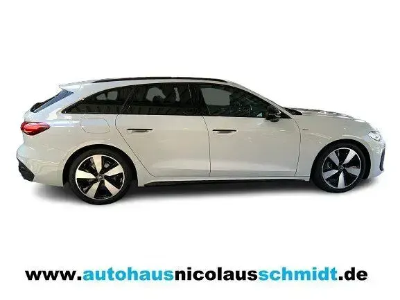 Gebraucht Audi A5 S-Line 204 PS (150 kW) 2025 Weiß Kombi