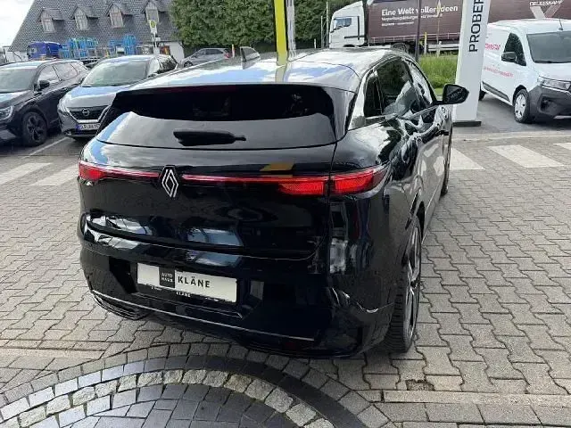 Gebraucht Renault Megane E-Tech Iconic 161 kW (220 PS) 2023 Schwarz Limousine