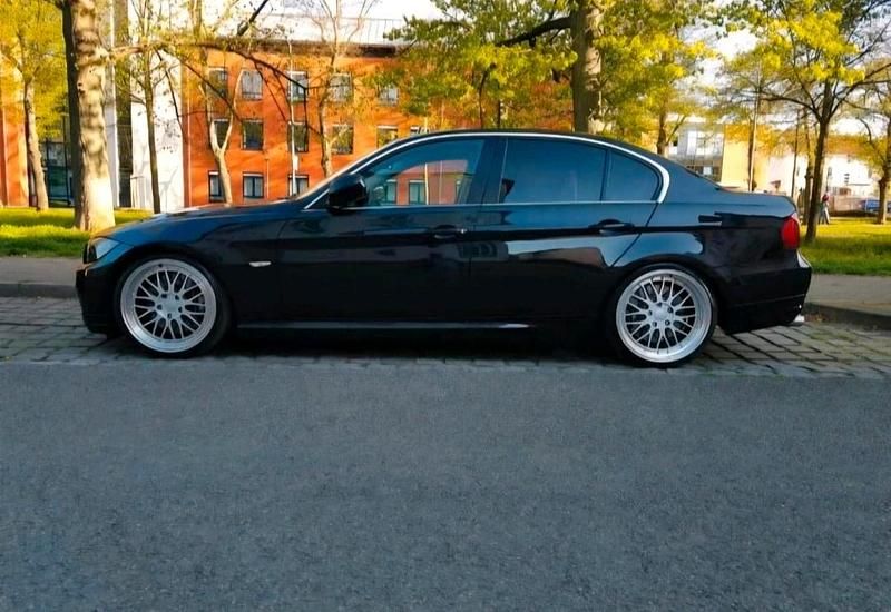 Gebraucht BMW 330 245 PS (180 kW) 2009 Schwarz Limousine