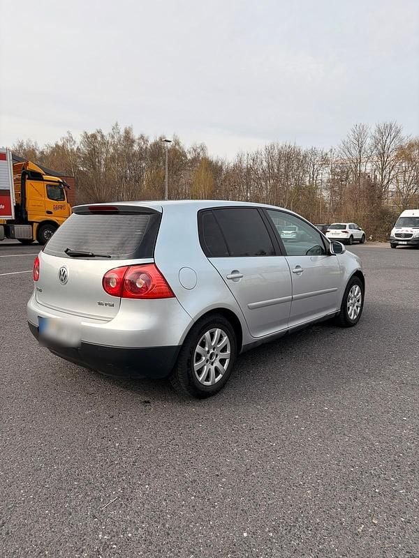 Gebraucht VW Golf V 115 PS (84 kW) 2005 Silber Kleinwagen