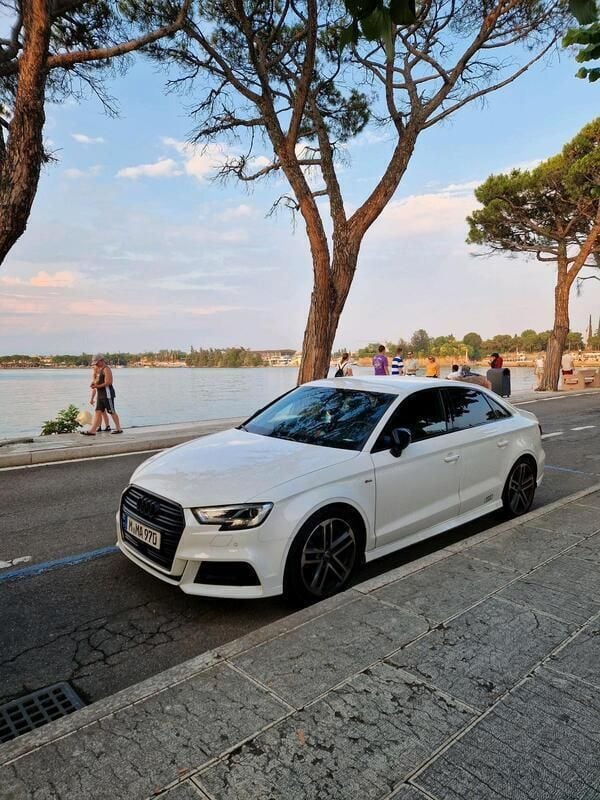 Weiß Gebraucht 2019 Audi A3 S-Line Limousine | 25.000 € (Etwas zu teuer) - Bild 1/4
