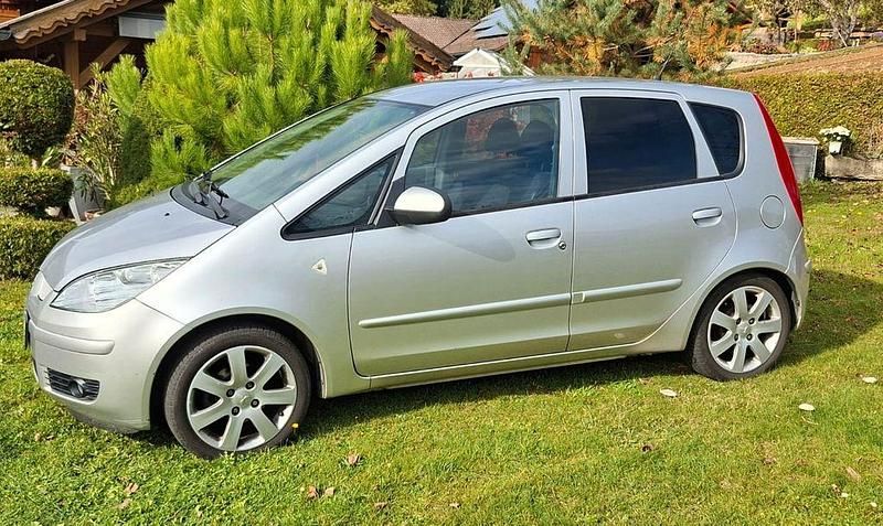 Silber Gebraucht 2006 Mitsubishi Colt Motion Van / Kleinbus | 2.000 € (Fairer Preis) - Bild 1/3