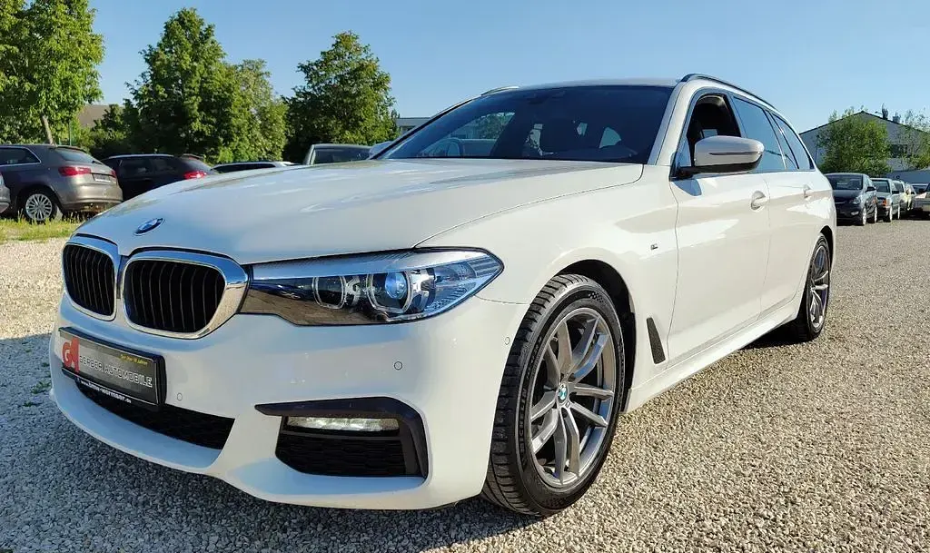 Gebraucht BMW 520 M Sport 190 PS (139 kW) 2019 Weiß Kombi