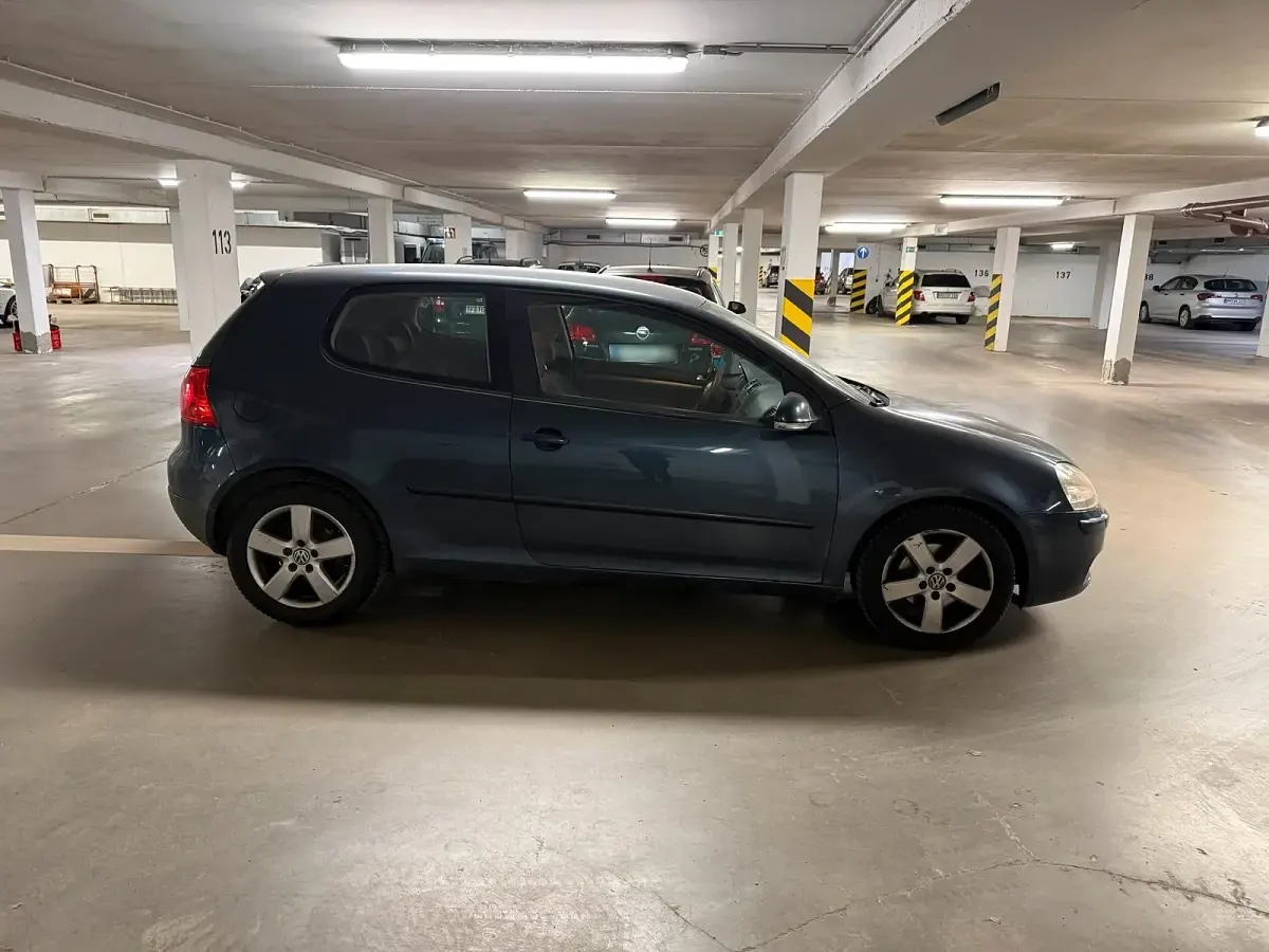 Usado VW Golf 105 HP (77 kW) 2005 Coupé