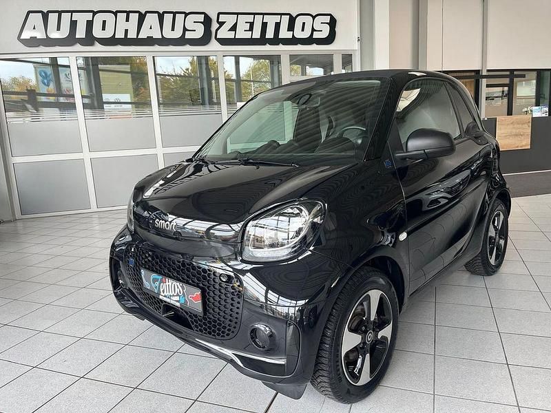 Schwarz Gebraucht 2020 Smart ForTwo Electric Drive Passion Kleinwagen | 10.790 € (Etwas zu teuer) - Bild 1/4