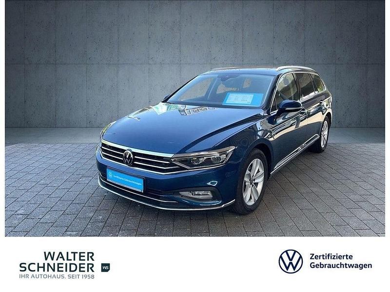Aquamarinblau metallic Gebraucht 2023 VW Passat Elegance Kombi | 29.350 € (Fairer Preis) - Bild 1/4