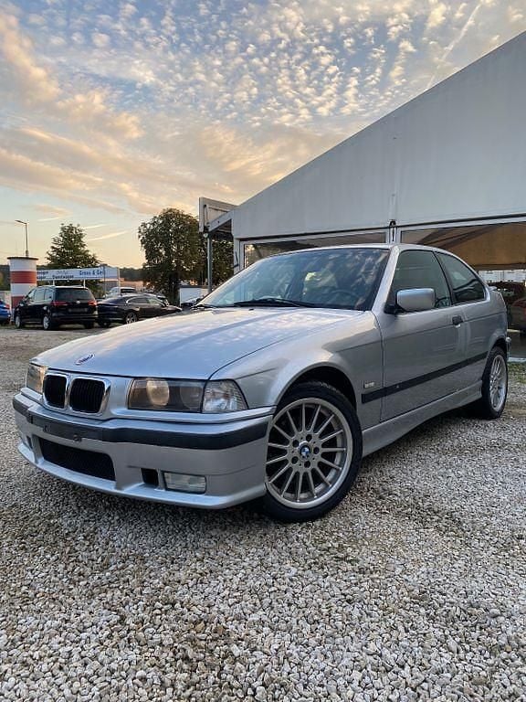 Gebraucht BMW 323 M Sport 170 PS (125 kW) 1998 Silber Limousine