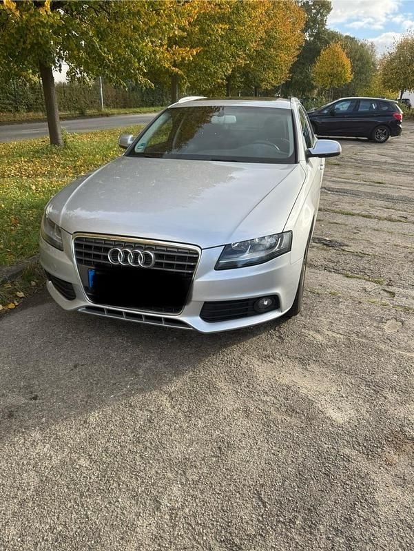 Silber Gebraucht 2011 Audi A4 Kombi | 8.000 € (Fairer Preis) - Bild 1/4
