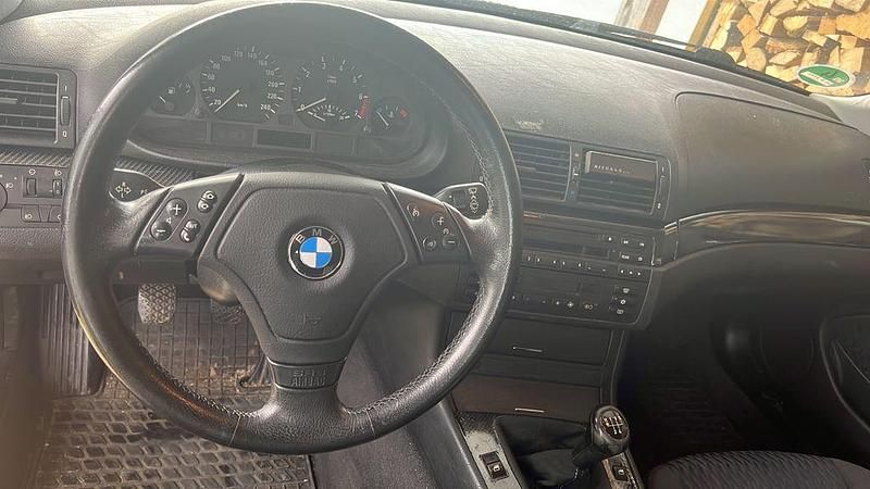 Gebraucht BMW 318 118 PS (86 kW) 2000 Silber Limousine