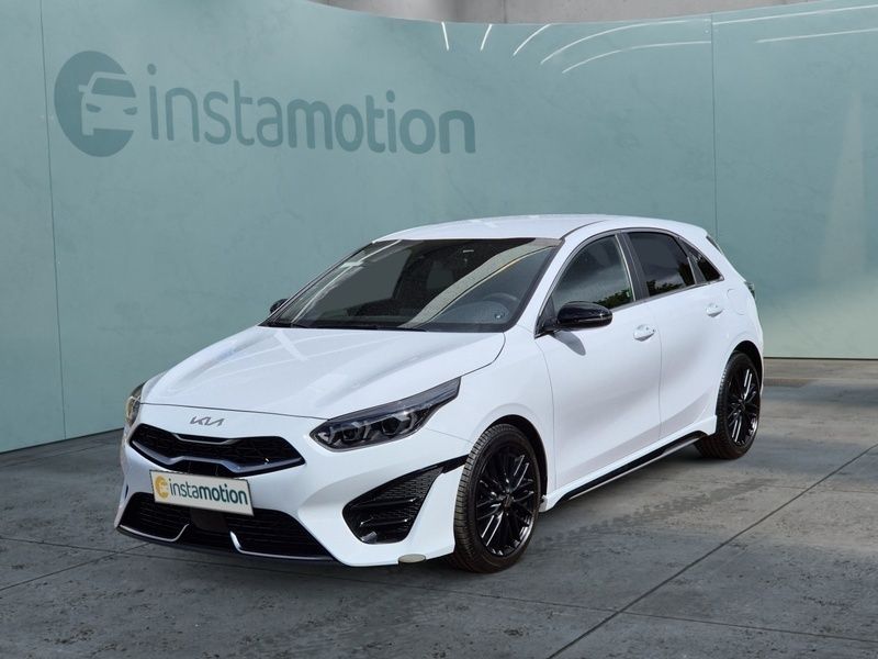 Weiß Gebraucht 2023 Kia Ceed GT GT-Line Limousine | 25.740 € (Fairer Preis) - Bild 1/3