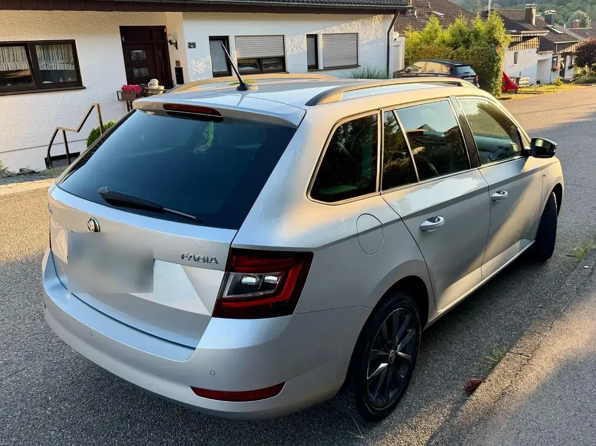 Gebraucht Skoda Fabia Soleil 75 PS (55 kW) 2019 Silber Kleinwagen