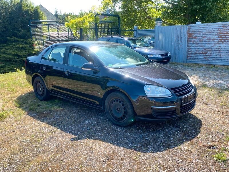 Schwarz Gebraucht 2005 VW Jetta Limousine | 1.000 € (Superpreis) - Bild 1/4
