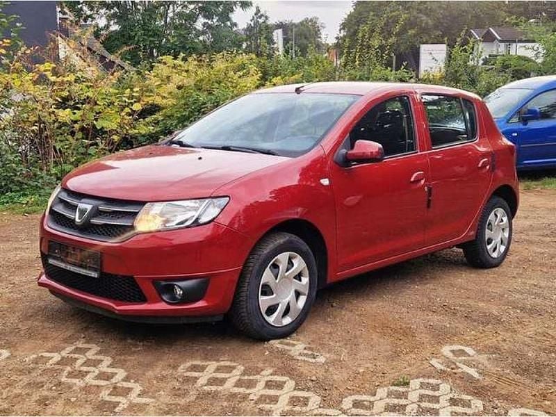 Feuerrot Gebraucht 2014 Dacia Sandero Lauréate Kleinwagen | 6.250 € (Guter Preis) - Bild 1/4