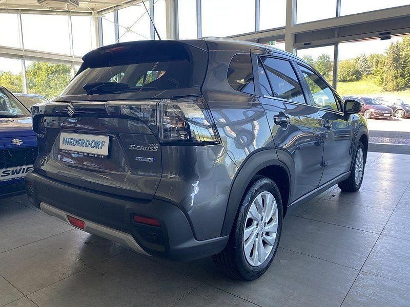 Gebraucht Suzuki SX4 S-Cross Comfort 129 PS (94 kW) 2022 Titan dark gray SUV