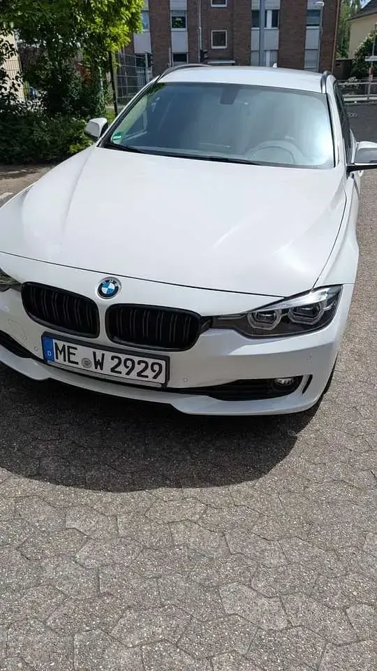 Gebraucht BMW 318 Sport Line 150 PS (110 kW) 2018 Weiß Kombi