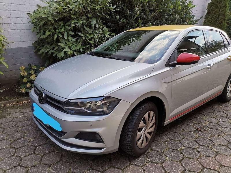 Silber Gebraucht 2020 VW Polo Comfortline Kleinwagen | 11.900 € (Etwas zu teuer) - Bild 1/4