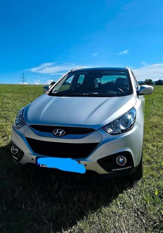Silber Gebraucht 2011 Hyundai ix35 SUV | 11.500 € (Teuer) - Bild 1/4