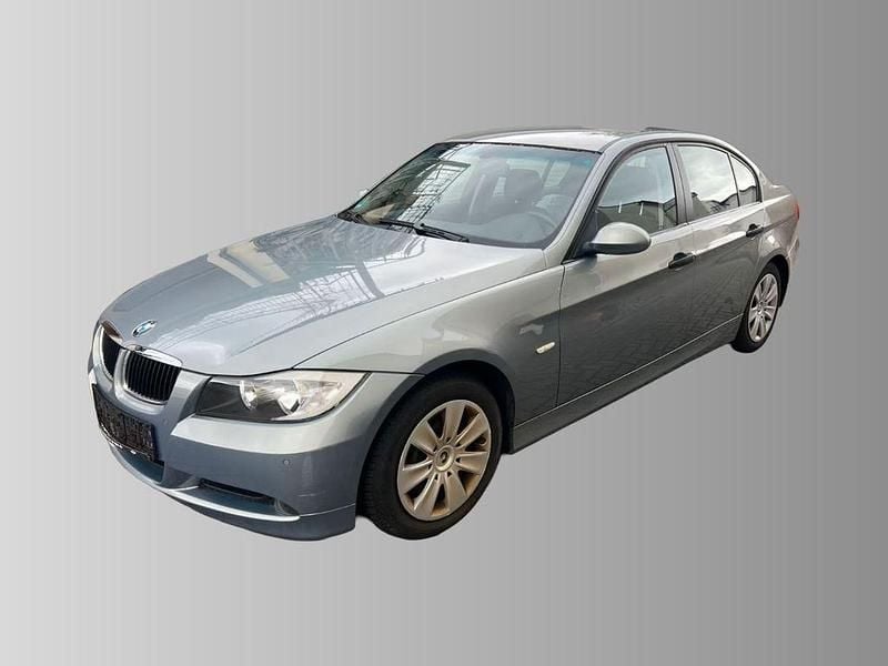 Gebraucht BMW 320 150 PS (110 kW) 2005 Blau Limousine