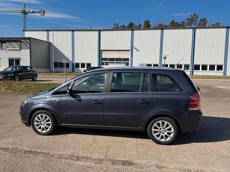 Gebraucht Opel Zafira 140 PS (102 kW) 2007 Grau Van / Kleinbus
