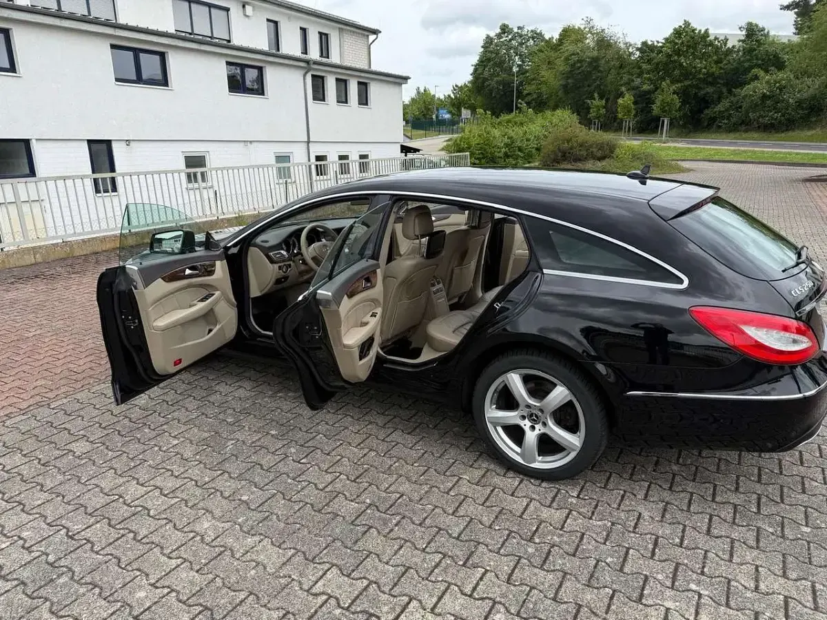 Gebraucht Mercedes CLS250 Shooting Brake 204 PS (150 kW) 2013 Schwarz Kombi