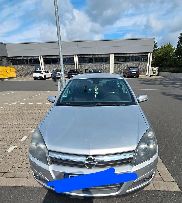 Silber Gebraucht 2004 Opel Astra Limousine | 2.400 € (Guter Preis) - Bild 1/4