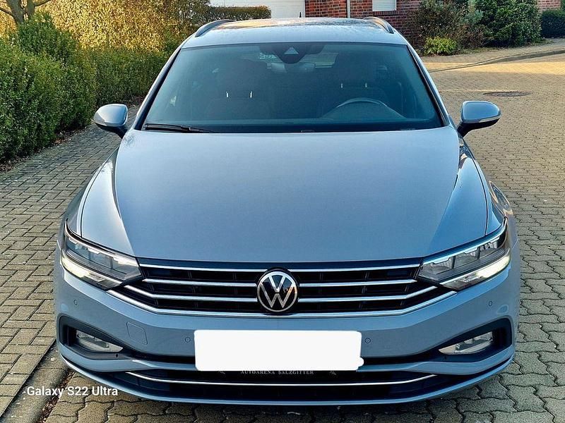 Gebraucht VW Passat R-line 200 PS (147 kW) 2022 Grau Kombi