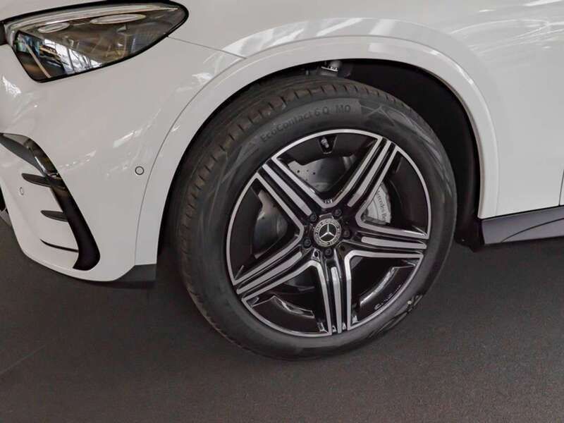 Gebraucht Mercedes GLC200 AMG 204 PS (150 kW) 2024 Schwarz metalliclack obsidians SUV