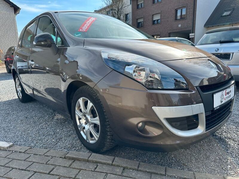 Braun Gebraucht 2011 Renault Scénic III Luxe Van / Kleinbus | 6.650 € (Etwas zu teuer) - Bild 1/4