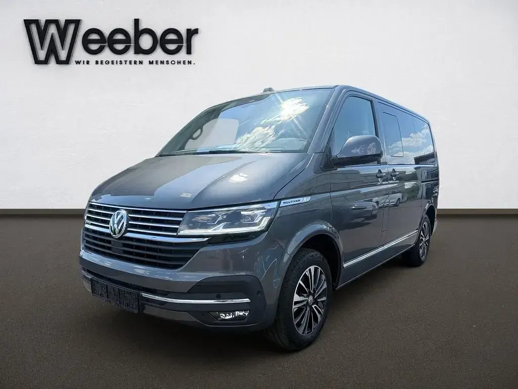 Gebraucht VW Multivan Highline 204 PS (150 kW) 2023 Grau Van / Kleinbus