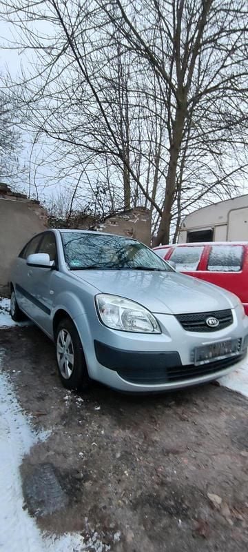 Gebraucht Kia Rio 97 PS (71 kW) 2009 Silber Kleinwagen