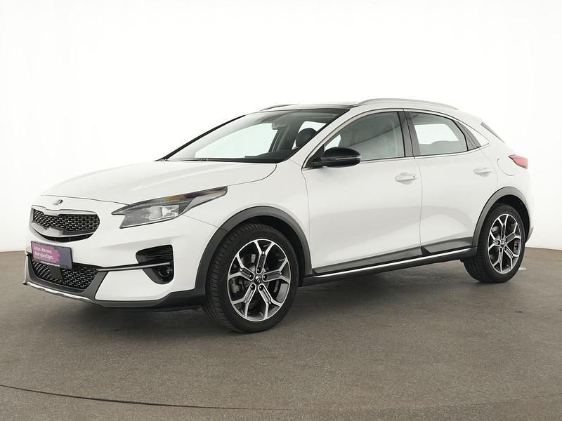 White deluxe Gebraucht 2021 Kia XCeed Spirit SUV | 20.749 € (Fairer Preis) - Bild 1/4