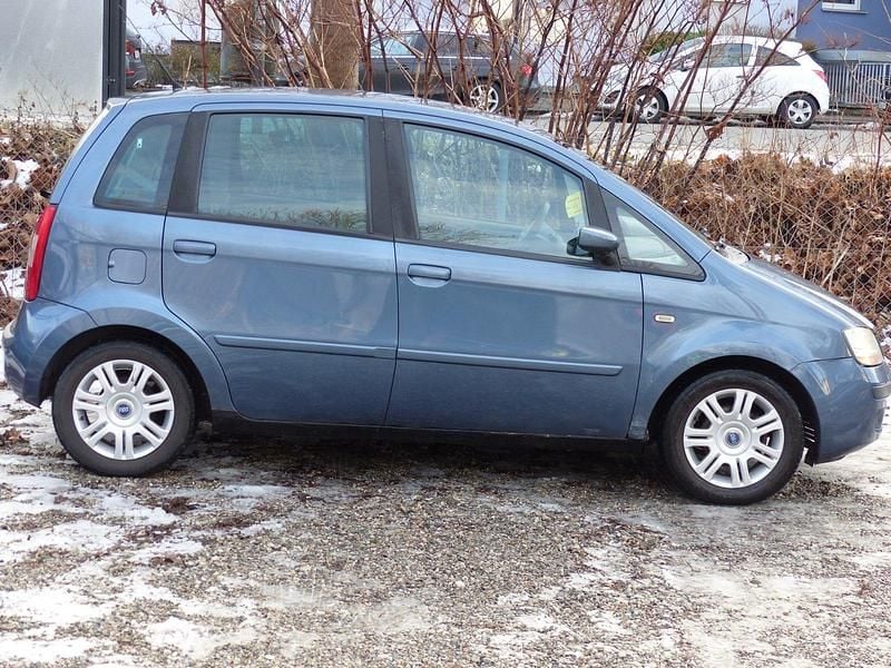 Gebraucht Fiat Idea 95 PS (69 kW) 2005 Blau Van / Kleinbus