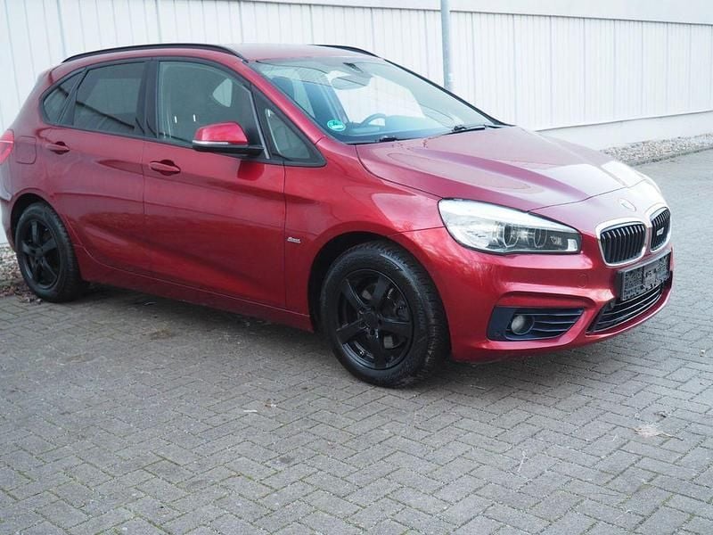 Gebraucht BMW 218 Sport Line 136 PS (100 kW) 2016 Rot Kombi