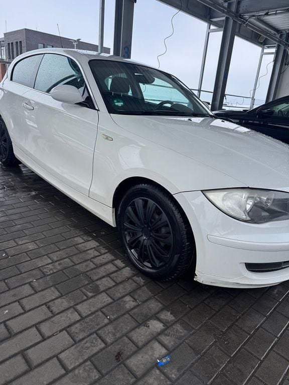Weiß Gebraucht 2008 BMW 118 Kleinwagen | 1.399 € (Superpreis) - Bild 1/4